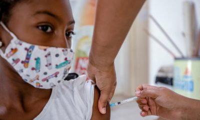 Camaçari: vacinação contra Covid-19 segue em 17 postos nesta quinta-feira