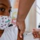 Camaçari: vacinação contra Covid-19 segue em 17 postos nesta quinta-feira