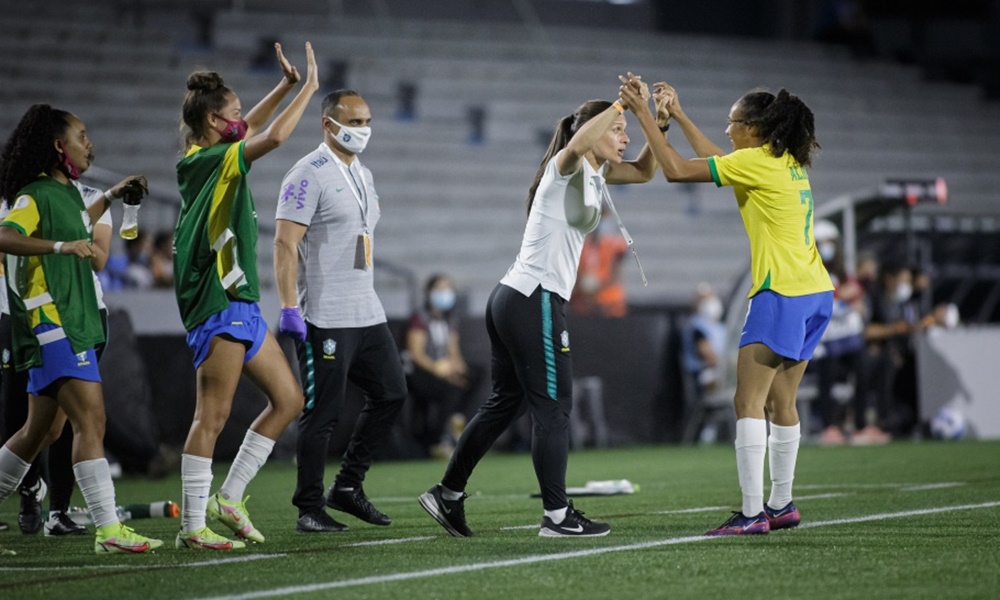 Brasil e Colômbia decidem final do Sul-Americano Feminino Sub-17