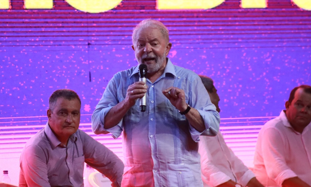 “A Bahia vai continuar sendo governada por gente decente, nós vamos vencer”, garante Lula