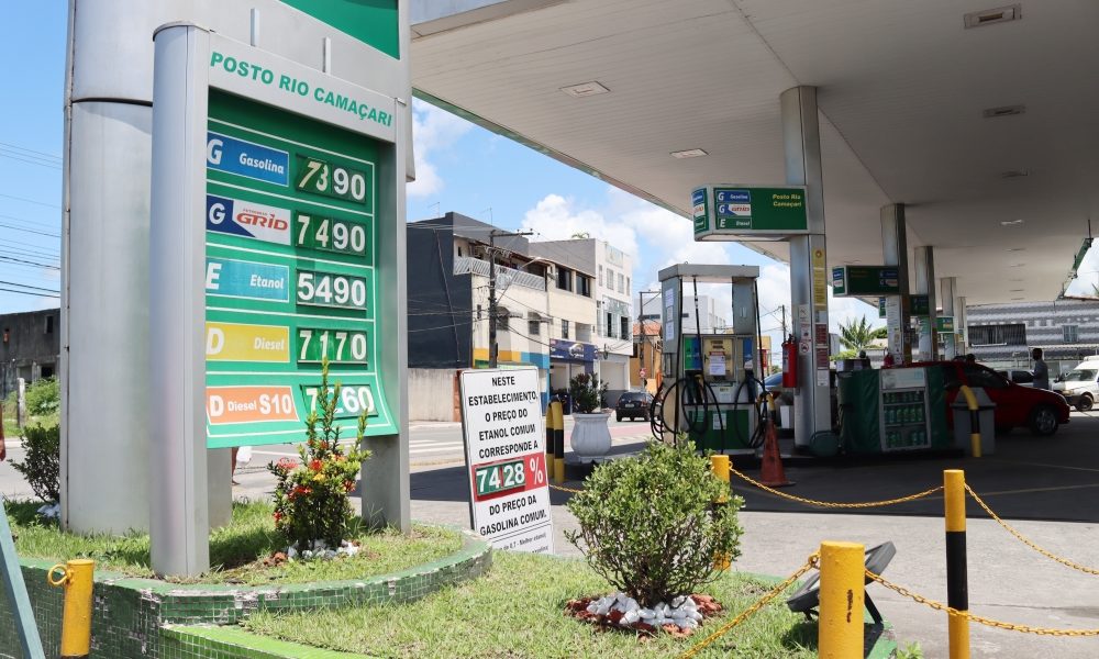 Gasolina vai a R$ 7,39 em Camaçari; diesel passa dos R$ 7