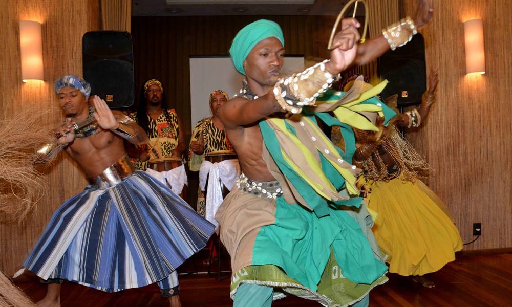 Balé Folclórico inicia oficinas de dança afro-brasileira e percussão em bairros de Salvador