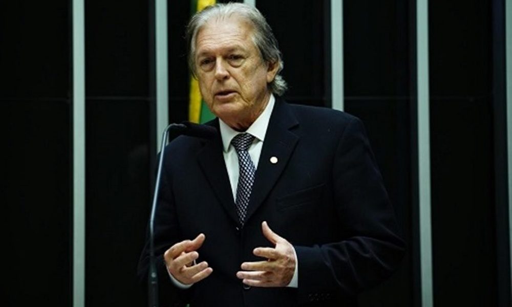 União Brasil desiste de candidatura unificada da terceira via e Bivar anuncia “chapa pura”