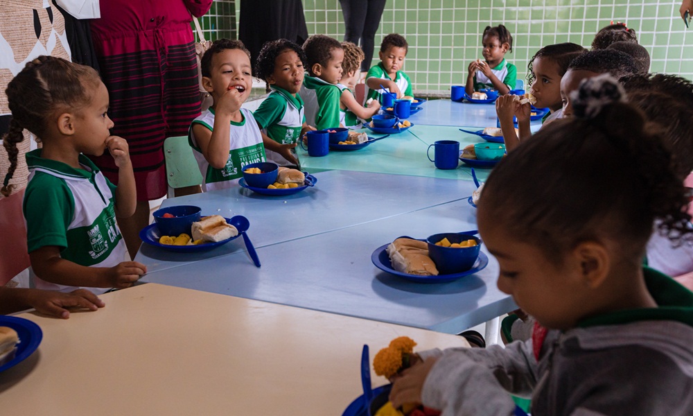 Escolas da rede municipal servirão café da manhã a partir de segunda-feira