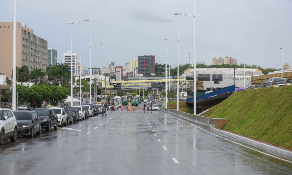 Primeira etapa da nova Avenida Tancredo Neves é entregue nesta segunda-feira