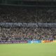 Em apoio a clubes brasileiros, torcida do Ceará exibe faixa de combate ao racismo no futebol em jogo contra La Guaira
