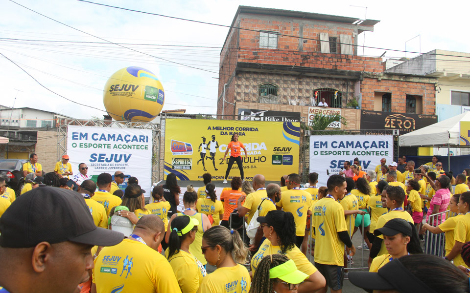Confira a galeria de fotos da corrida 2 de Julho em Camaçari