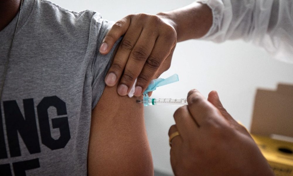 Sesau realiza testagem rápida e vacinação contra hepatite B nesta sexta em Camaçari