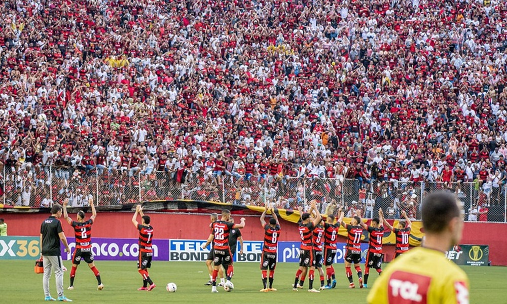 Com apoio da torcida, Vitória bate Paysandu na abertura da segunda fase da Série C
