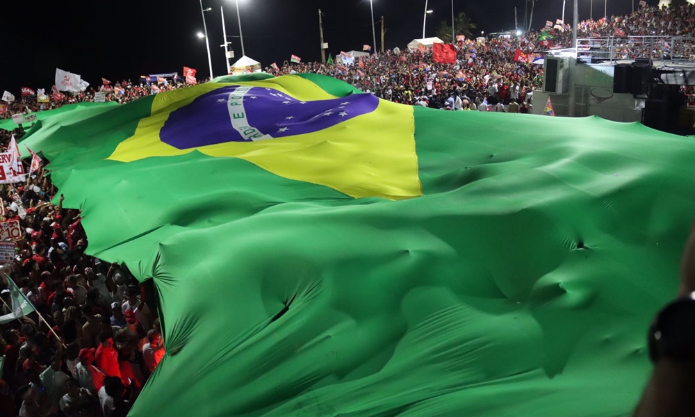 “Essa sociedade não pode ser governada por um genocida”, crava Lula