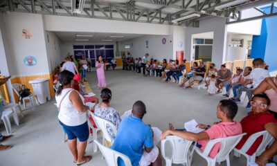 Seduc se reúne com familiares de crianças matriculadas na Creche Linaldo da Silva