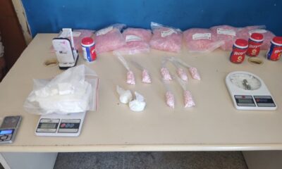 Polícia apreende 1kg e 540 pinos de cocaína em residência usada para refino da droga em Simões Filho