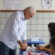 Candidato à reeleição no Senado, Otto Alencar votou na cidade de Ruy Barbosa
