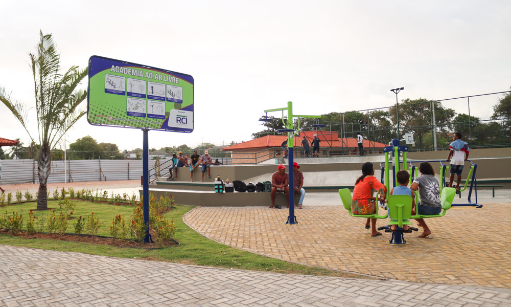 Com investimento de R$ 6 mi e escultura recuperada, Praça do Papagaio é entregue à comunidade de Jauá