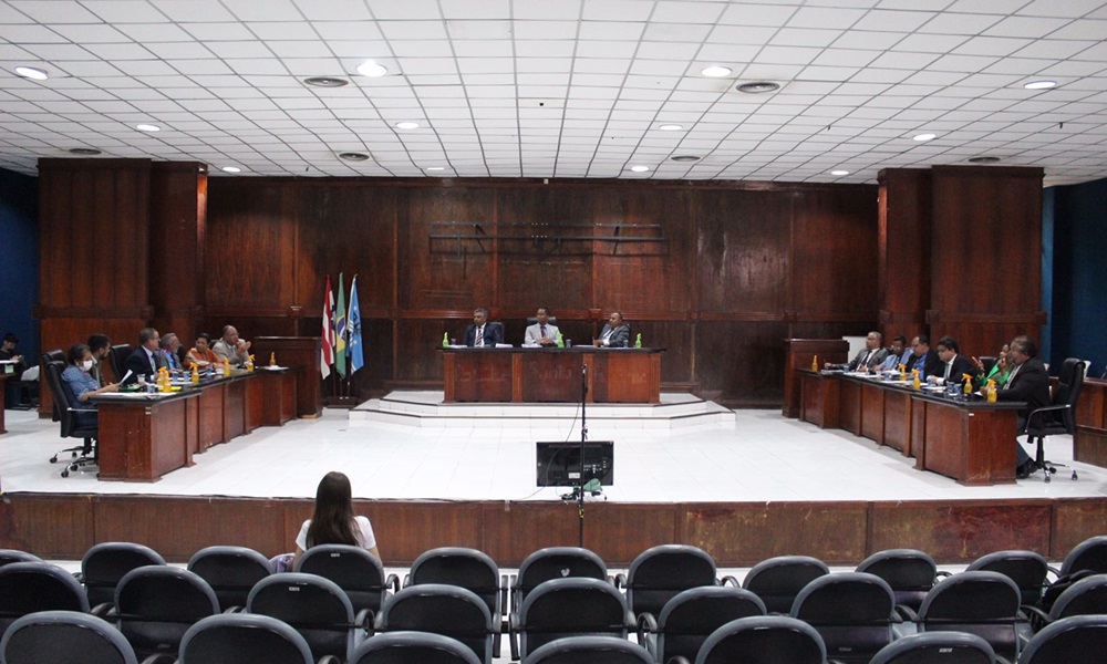Após debate intenso, Câmara de Dias d’Ávila aprova criação da Comissão de Ética