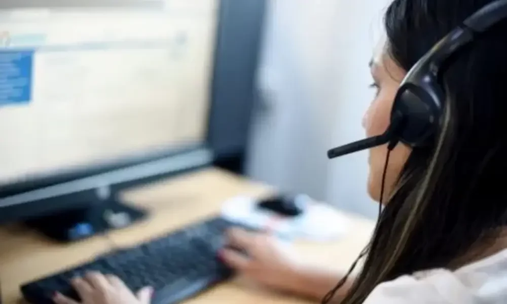 Simm oferece 10 vagas para operador de telemarketing com salário de R$ 2.062; veja requisitos
