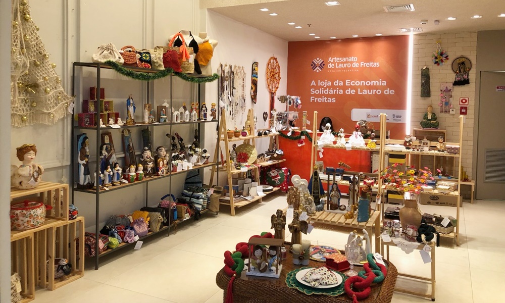 Loja colaborativa de Lauro de Freitas se consolida como opção para compra de presentes de Natal