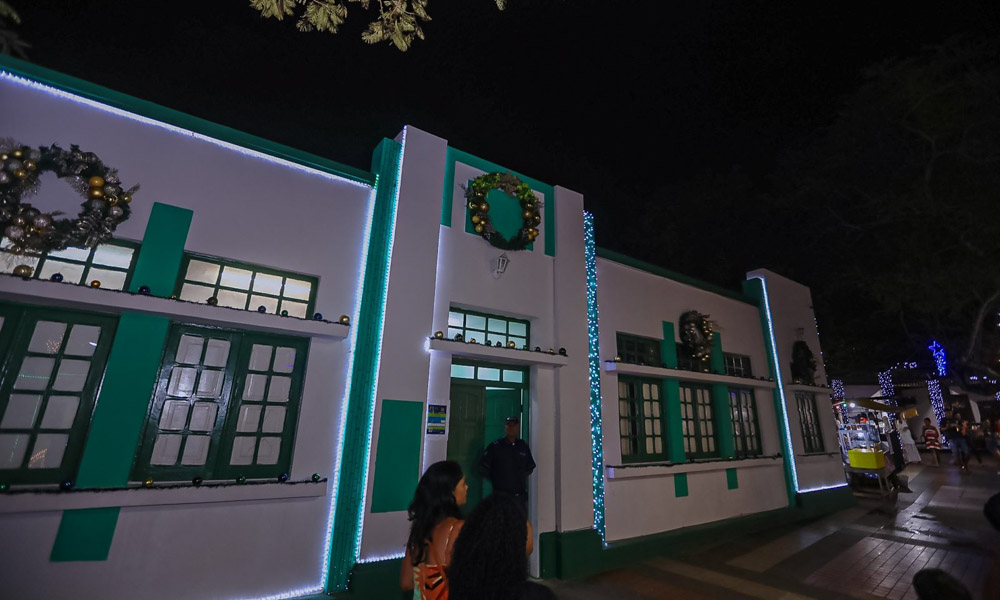 Com atrações para toda a família, Natal de Luz é aberto oficialmente na Praça Abrantes