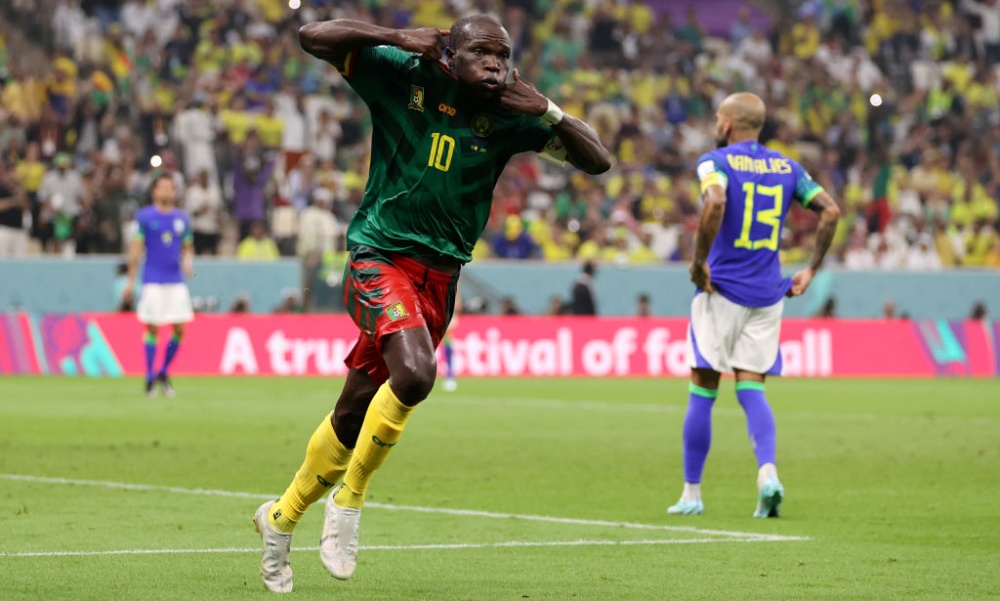 Brasil perde para Camarões, mas se classifica como primeiro do grupo G