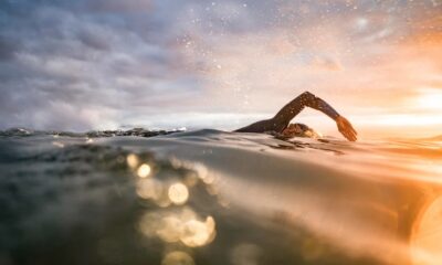 Mergulho em águas rasas é a segunda maior causa de lesões medulares no Brasil durante o verão