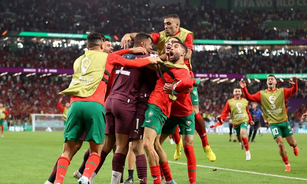 Marrocos bate Espanha nos pênaltis e avança pela primeira vez para quartas de final