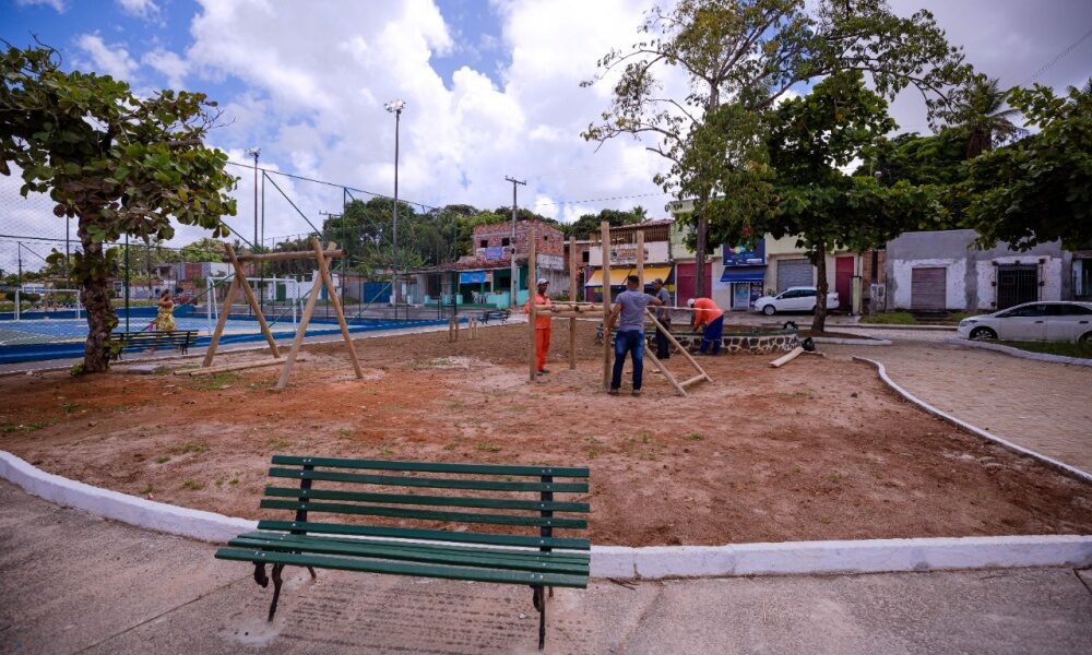 Seinfra realiza serviços de manutenção na Praça de Machadinho