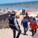 Defesa Civil fiscaliza uso de caiaques irregulares e colchões infláveis nas praias de Camaçari
