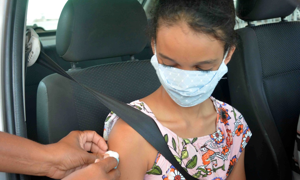 Vacinação contra Covid-19 em crianças está suspensa em Salvador por falta de doses