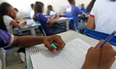 Aulas na rede estadual de ensino da Bahia começam dia 6 de fevereiro; confira calendário