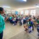 Programa Águas de Camaçari discute educação ambiental em escola municipal de Arembepe