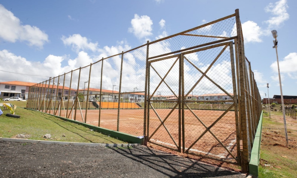 Requalificação de campos em Barra do Jacuípe e Monte Gordo é concluída