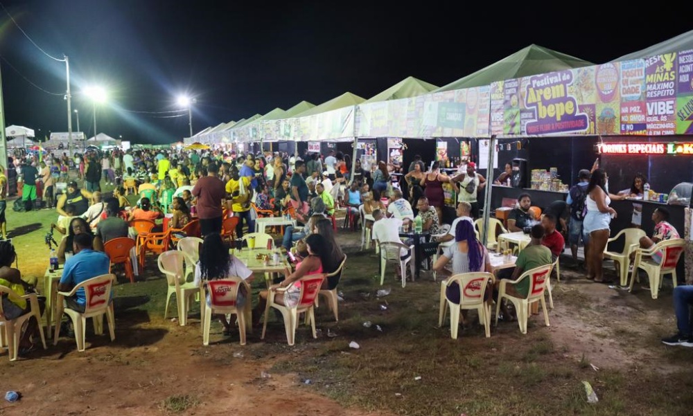 Festival de Arembepe: ambulantes apostam na criatividade para atrair clientela