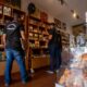 Procon fiscaliza lojas de produtos naturais em Lauro de Freitas