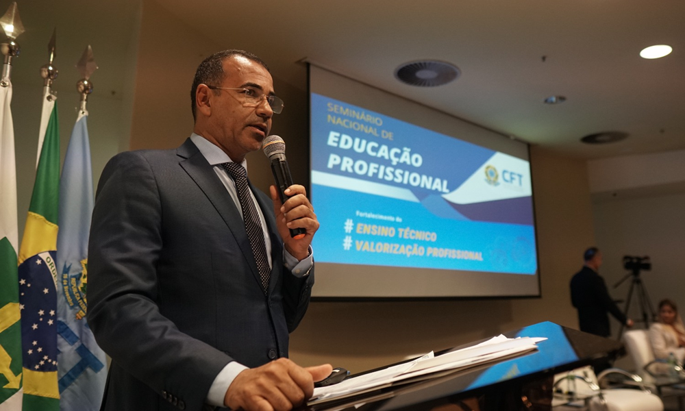 Em Brasília, Júnior Borges palestra em evento sobre educação profissional