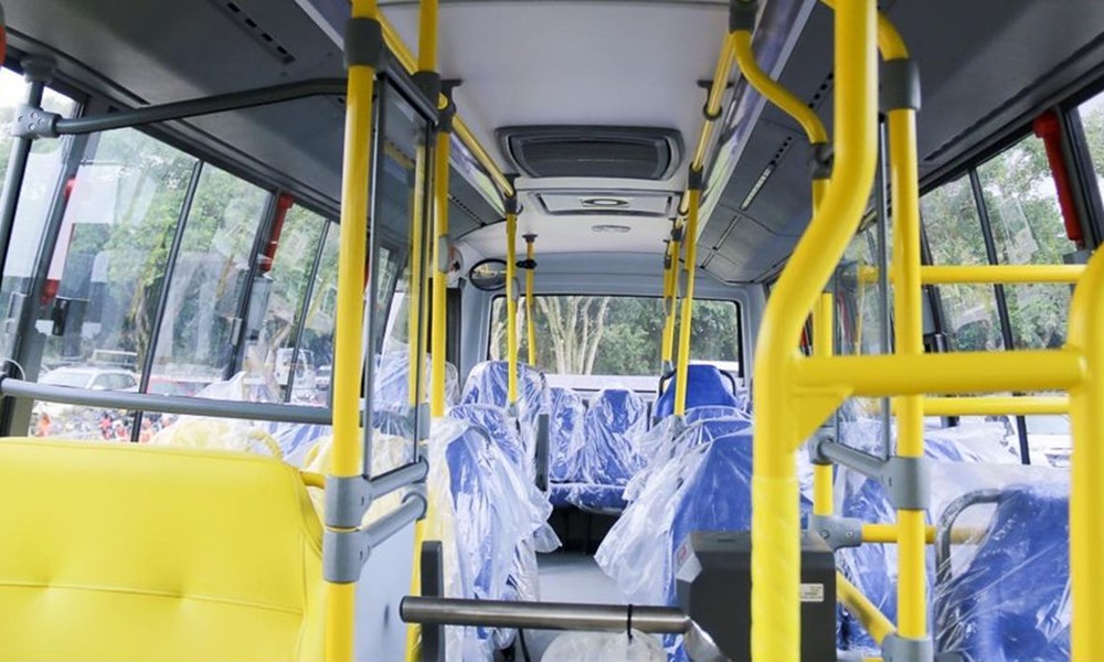Helder apresenta micro-ônibus que irá compor novo sistema de transporte