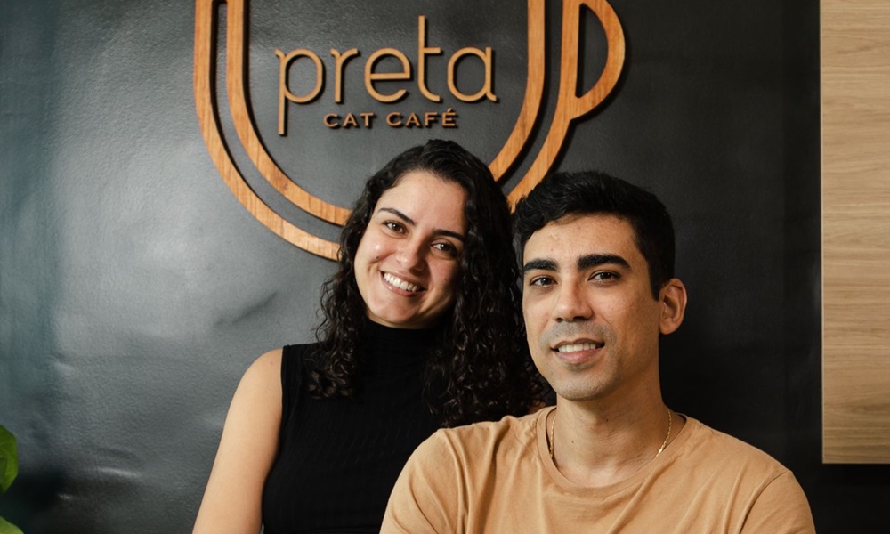 Preta Cat Café oferece experiência afetiva com felinos em Salvador