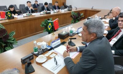 Jerônimo discute investimentos da Ponte Salvador-Itaparica com empresa chinesa