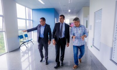 Júnior Borges visita Hospital Municipal de Salvador e diz que unidade deve ser referência para Camaçari