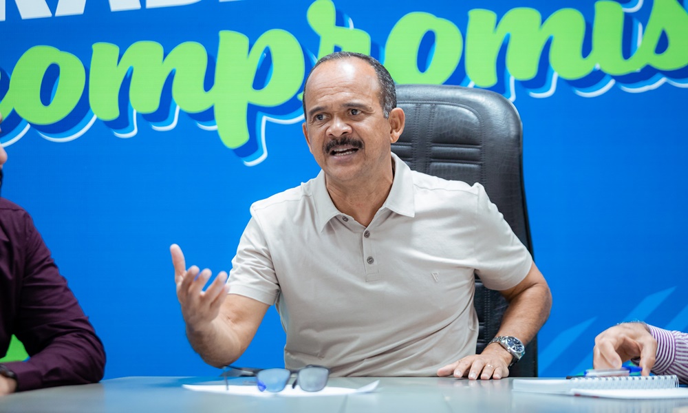 "Atacaram minha família, tudo por perseguição política", declara Elinaldo após ser absolvido