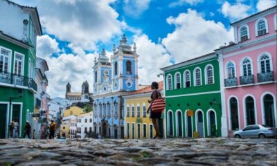 Mais de 6 milhões de turistas devem passar pela Bahia neste verão