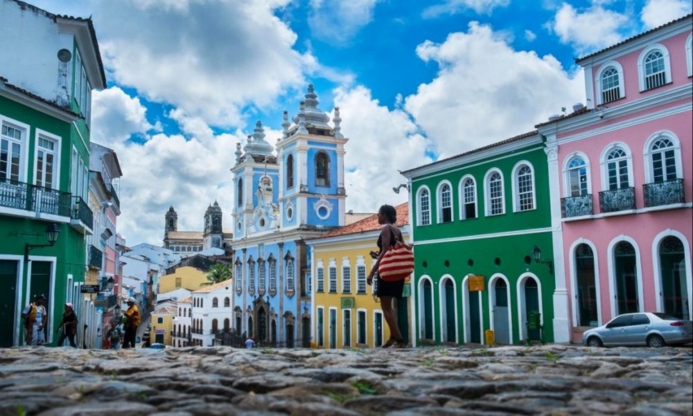 Mais de 6 milhões de turistas devem passar pela Bahia neste verão