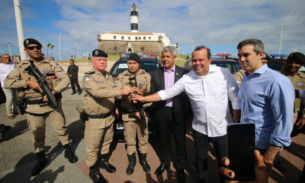 Com investimento de R$ 9 milhões, Governo da Bahia entrega 84 novas viaturas à Polícia Militar