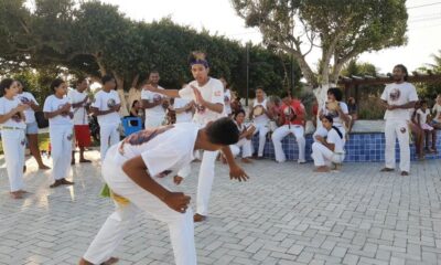 Capoeira Bimbaê realiza mais uma edição do projeto "Função na Praça" no Parque das Mangabas