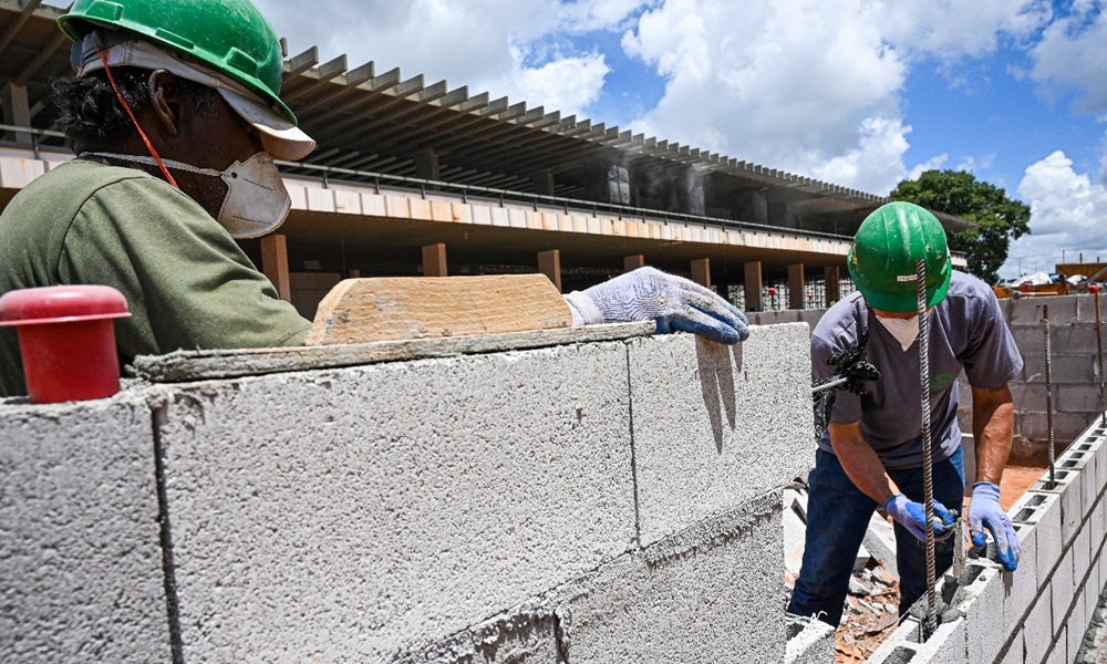 Empresa de construção civil oferece 200 vagas de emprego em Salvador