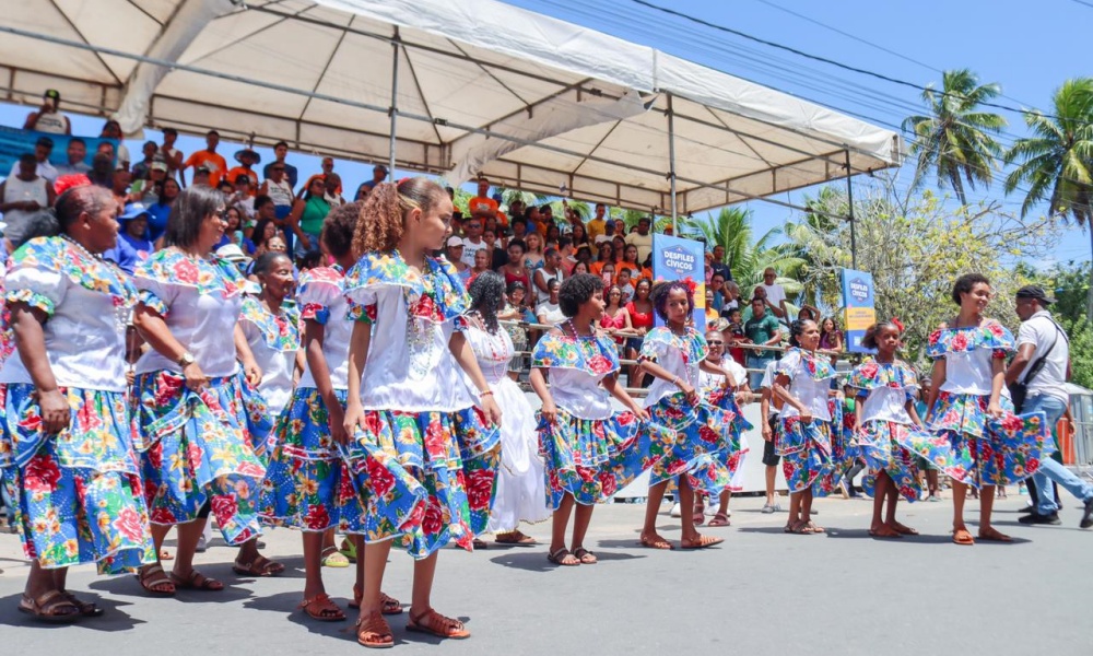 Desfile Cívico em Monte Gordo dá início às comemorações do 265º aniversário de Camaçari