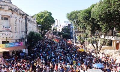 Parada do Orgulho LGBT+ da Bahia acontece neste domingo em Salvador