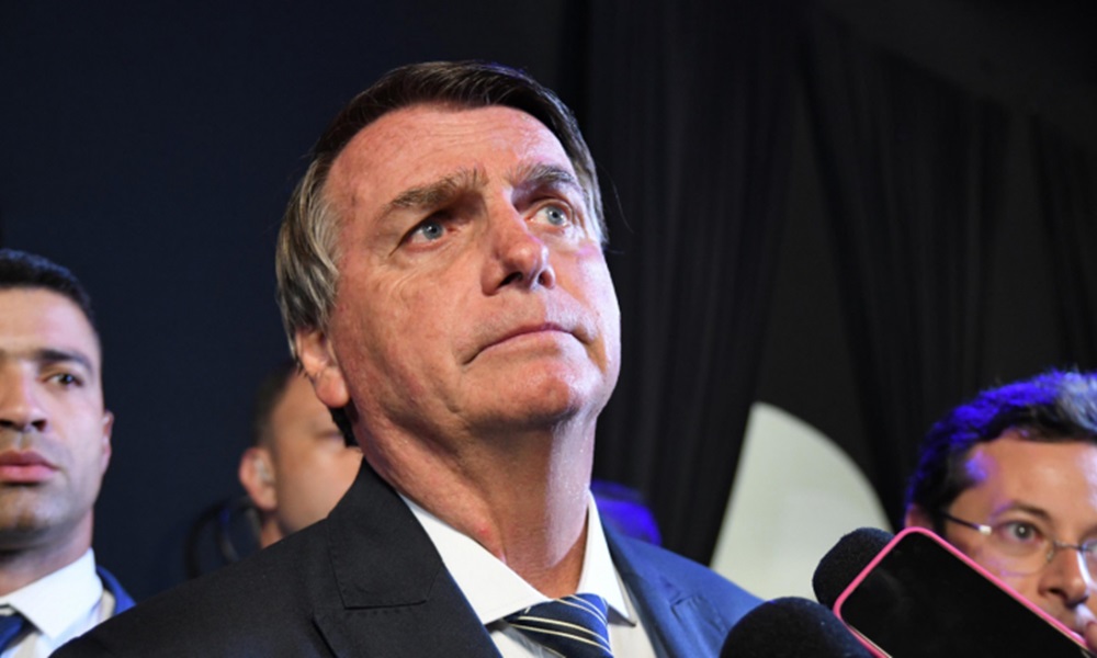 Bolsonaro é condenado a indenizar jornalistas em R$ 50 mil por danos morais
