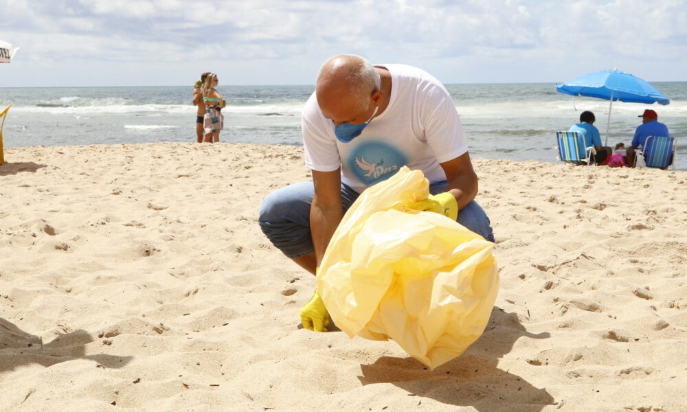 'Essa Praia Também é Minha' realiza limpeza em Vilas do Atlântico neste domingo