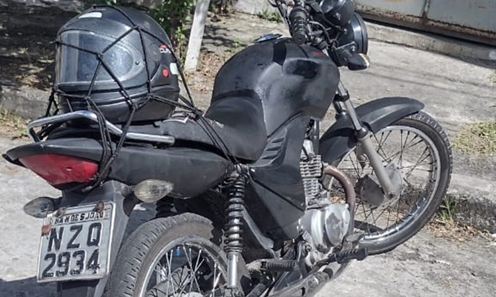 Entregador de delivery tem moto tomada de assalto em Camaçari
