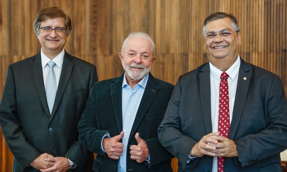 Lula indica Flávio Dino para cargo de ministro do Supremo Tribunal Federal